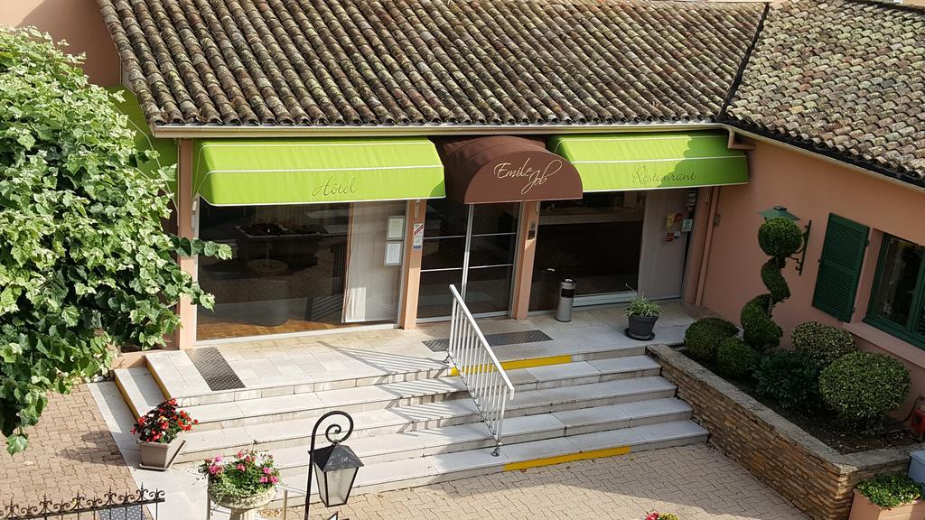 Hotel Restaurant Emile Job Montmerle-sur-Saone Екстериор снимка