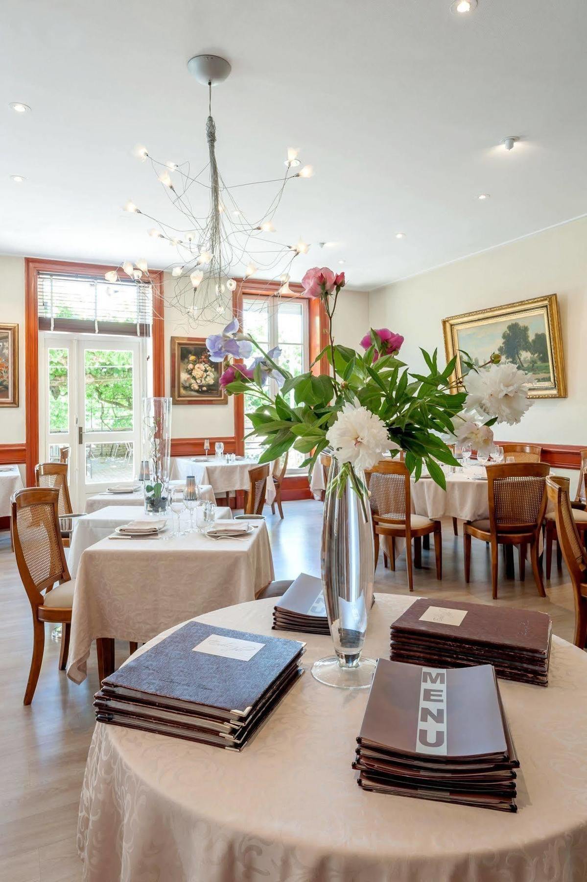 Hotel Restaurant Emile Job Montmerle-sur-Saone Екстериор снимка