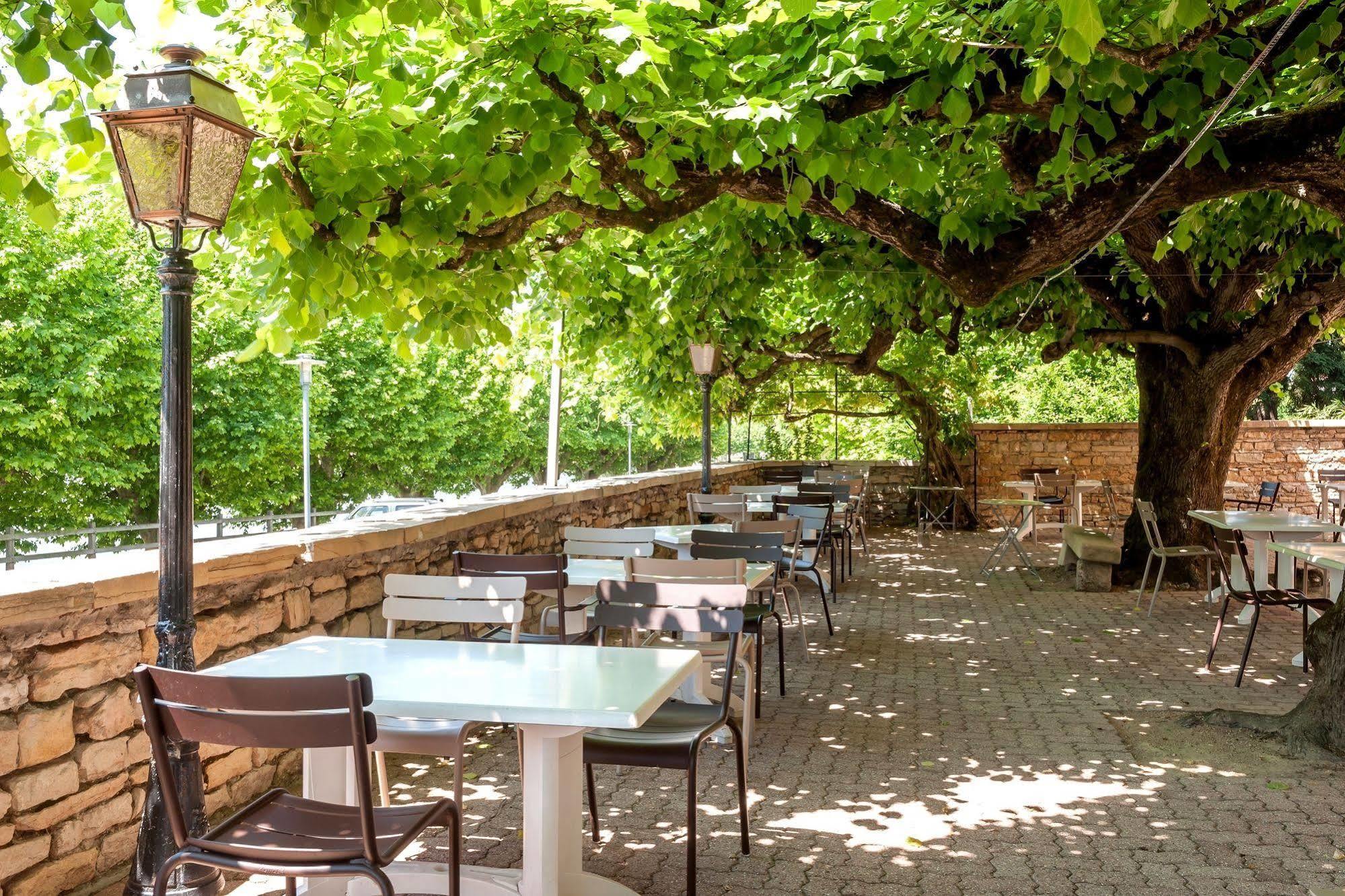 Hotel Restaurant Emile Job Montmerle-sur-Saone Екстериор снимка