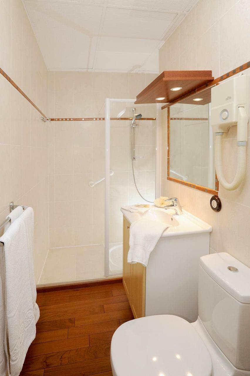 Hotel Restaurant Emile Job Montmerle-sur-Saone Екстериор снимка